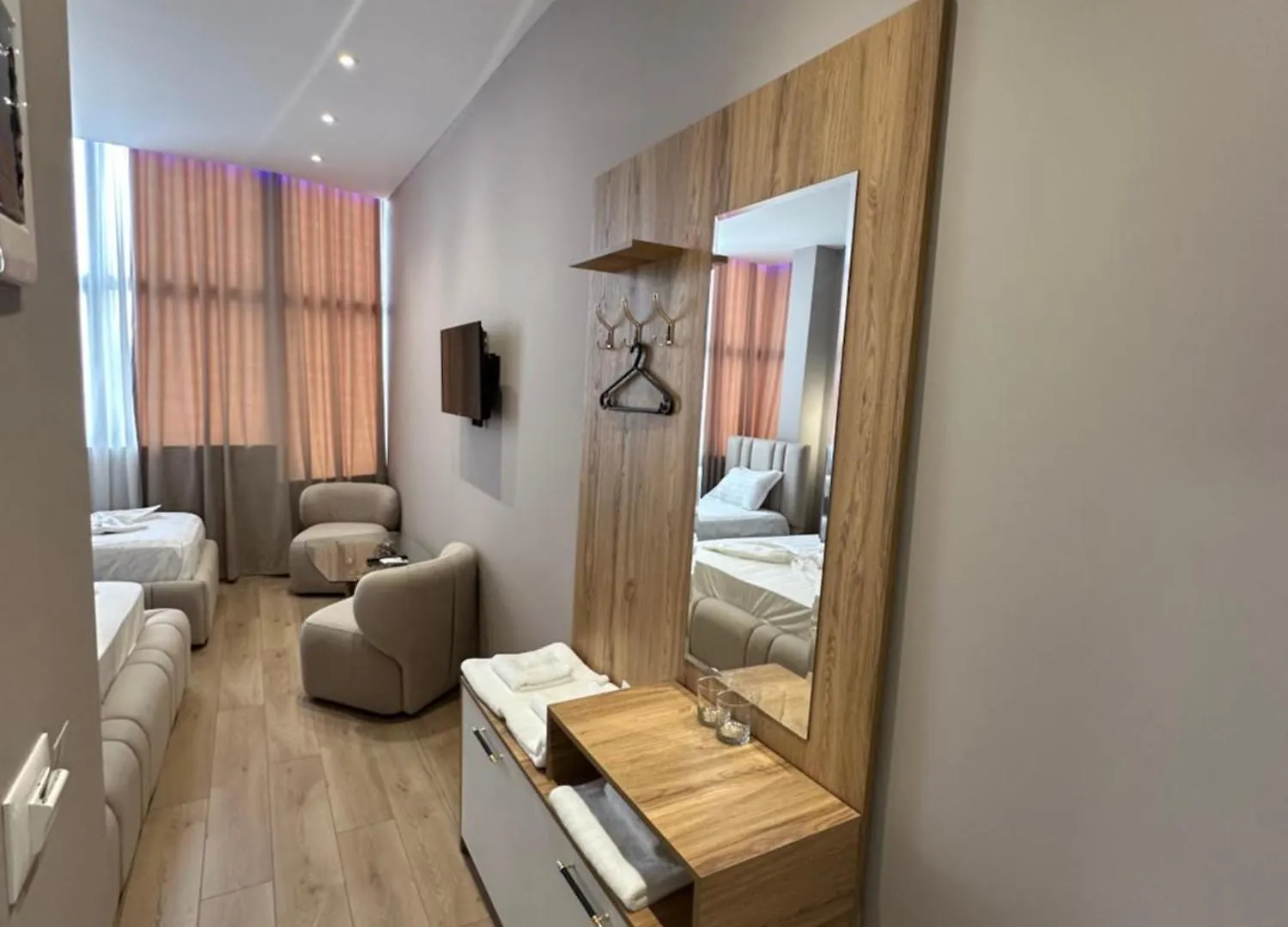 ****  Luxury Hotel By Gjyshi Qerek Albania